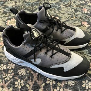 Nike Huarache Utility Size 14